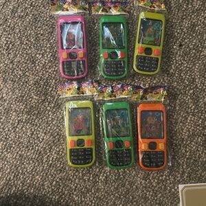 Mini phone shaped water game
